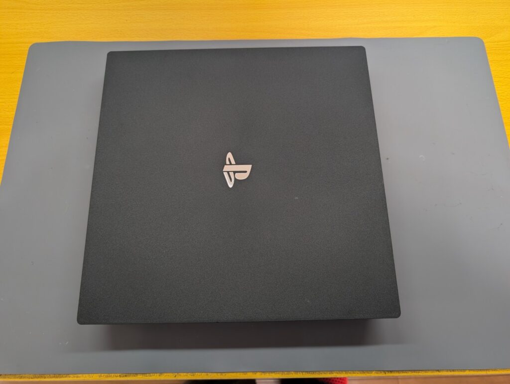 CUH-7000本体の写真