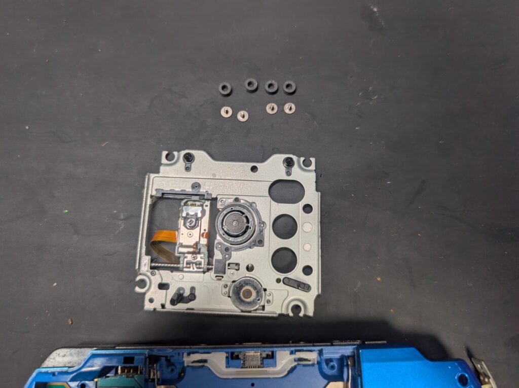 PSP-3000のUMDドライブの取り外し後の写真