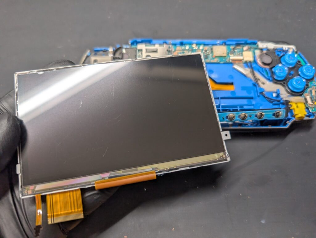 PSP-3000の新しい液晶の写真