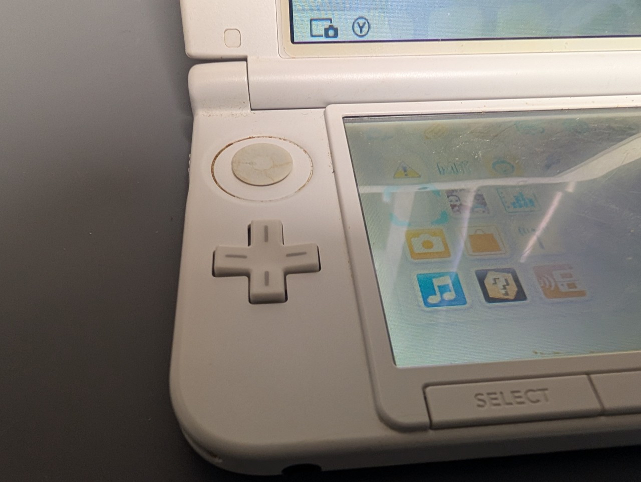 十字ボタンが固い3DSLLの写真