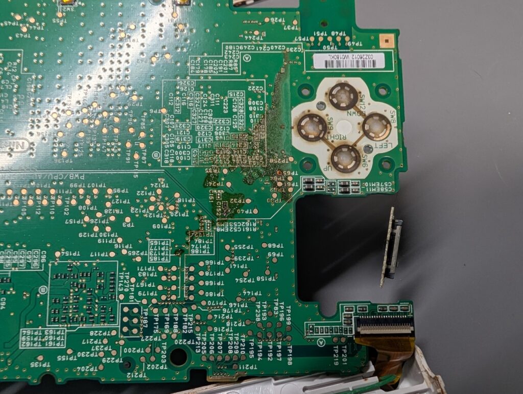 3DSLLのボタン接点部の写真