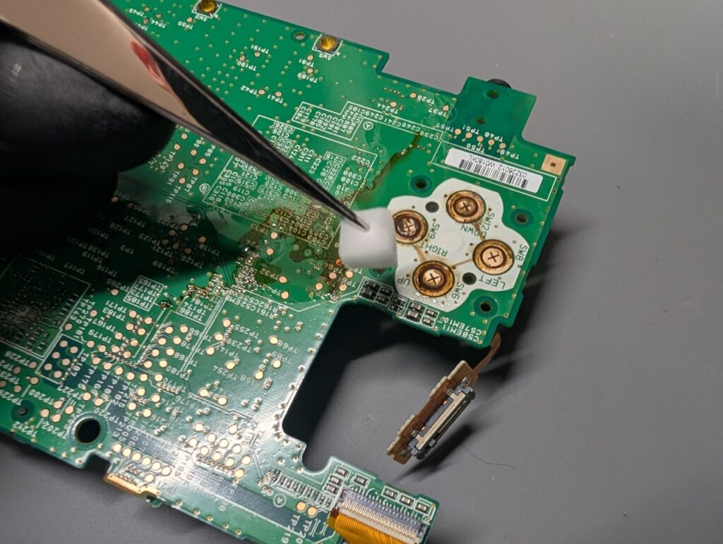 3DSLLのボタン接点部修正時の写真