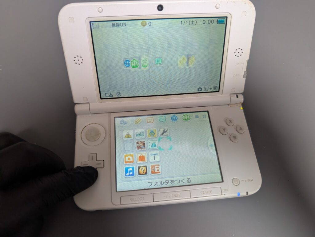 3DSLLのボタン修理後の動作確認時の写真