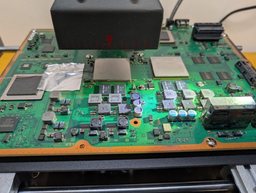 CECHA00のメイン基板とヒータの位置合わせ時の写真