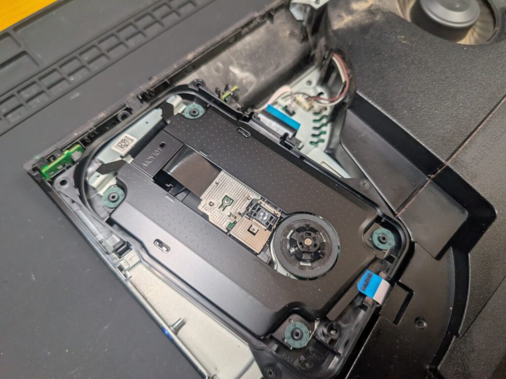 CECH-4300Cのピックアップレンズ交換後の写真