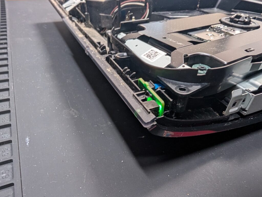 CECH-4300Cのピックアップレンズ交換後の動作点検時の写真