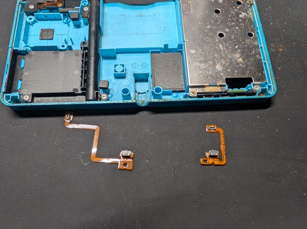 3DSのLRボタン交換時の写真