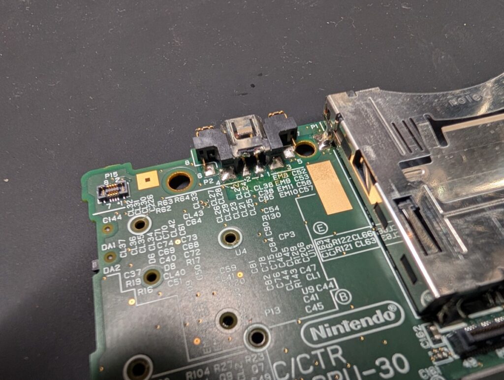 3DSの純正充電ポートの写真