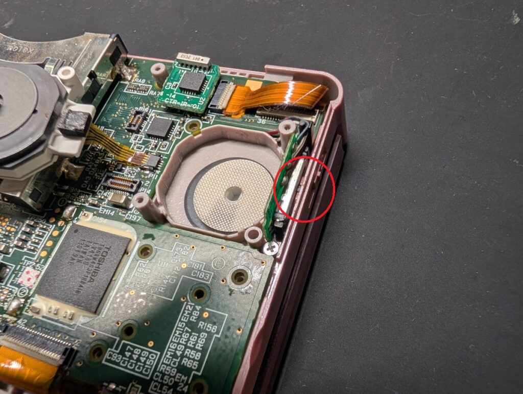 3DSの基板取り付け時の写真
音量ボリュームスイッチの位置確認用