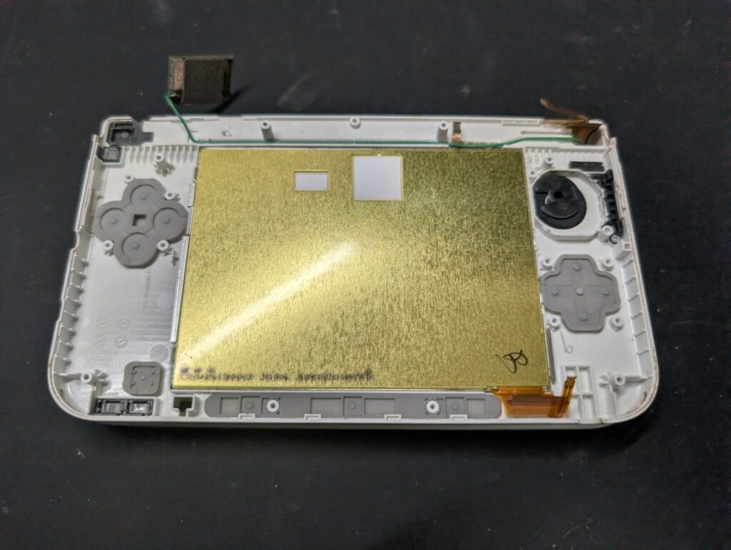 3DSLLの基板を取った後の写真