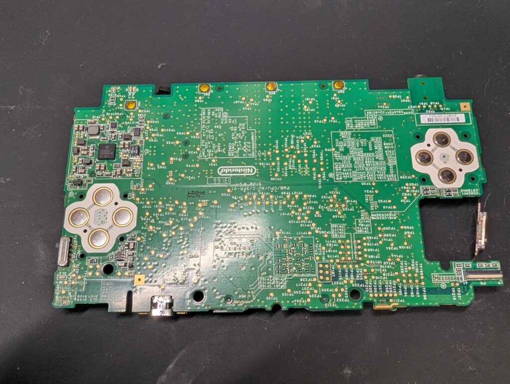 3DSLLのメイン基板の写真