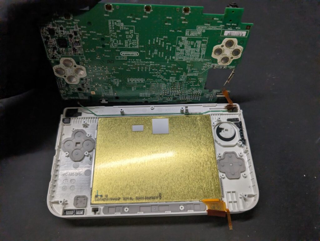 3DSLL ボタン不良(ABXY・十字キー)の修理時の写真