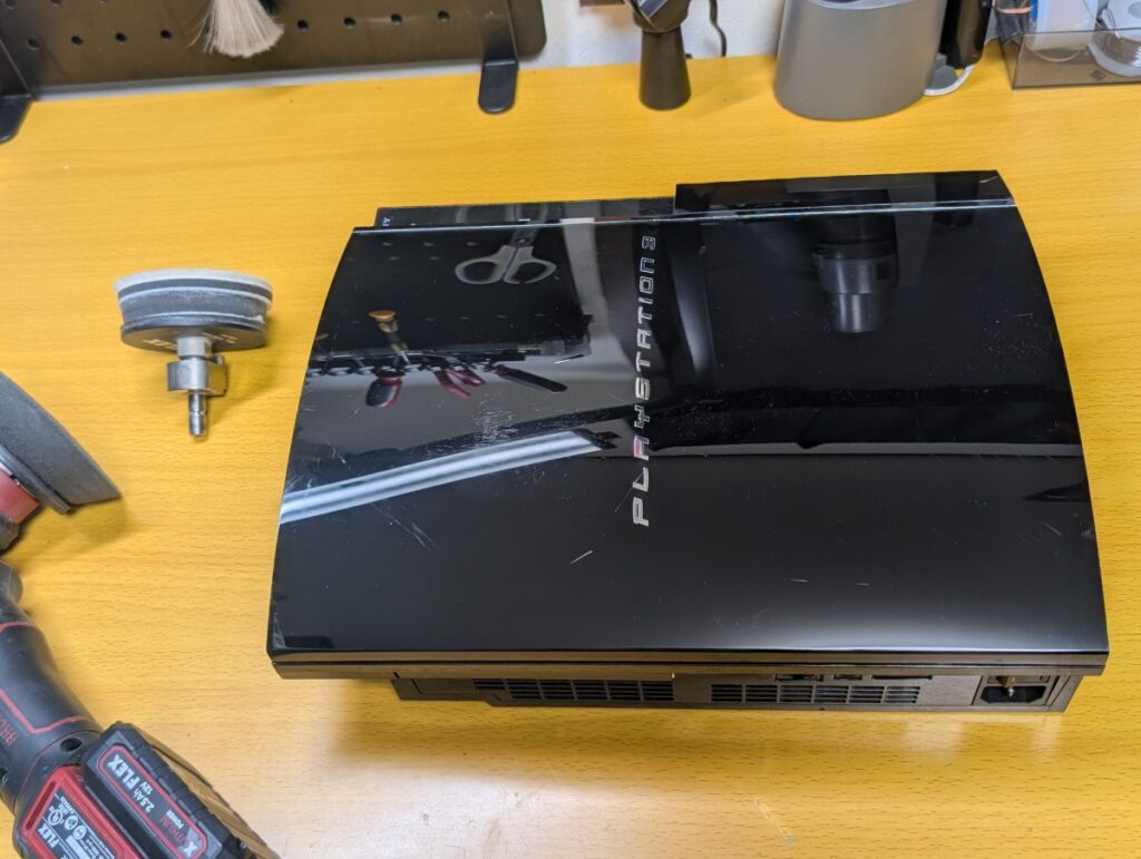 CECHA00の外装磨き後の写真
傷部分の接写