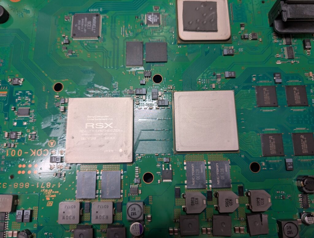 CECHA00の基板修理時の写真
熱伝導グリス交換前の写真