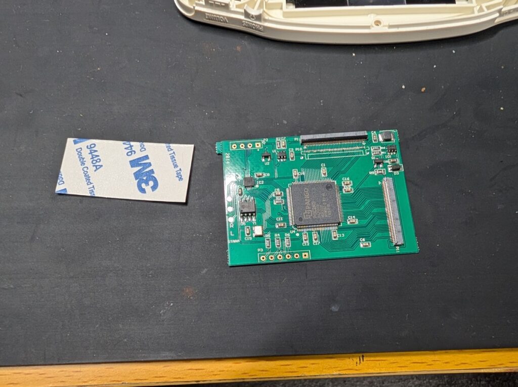 GBAのIPS液晶基板取り付け時の写真