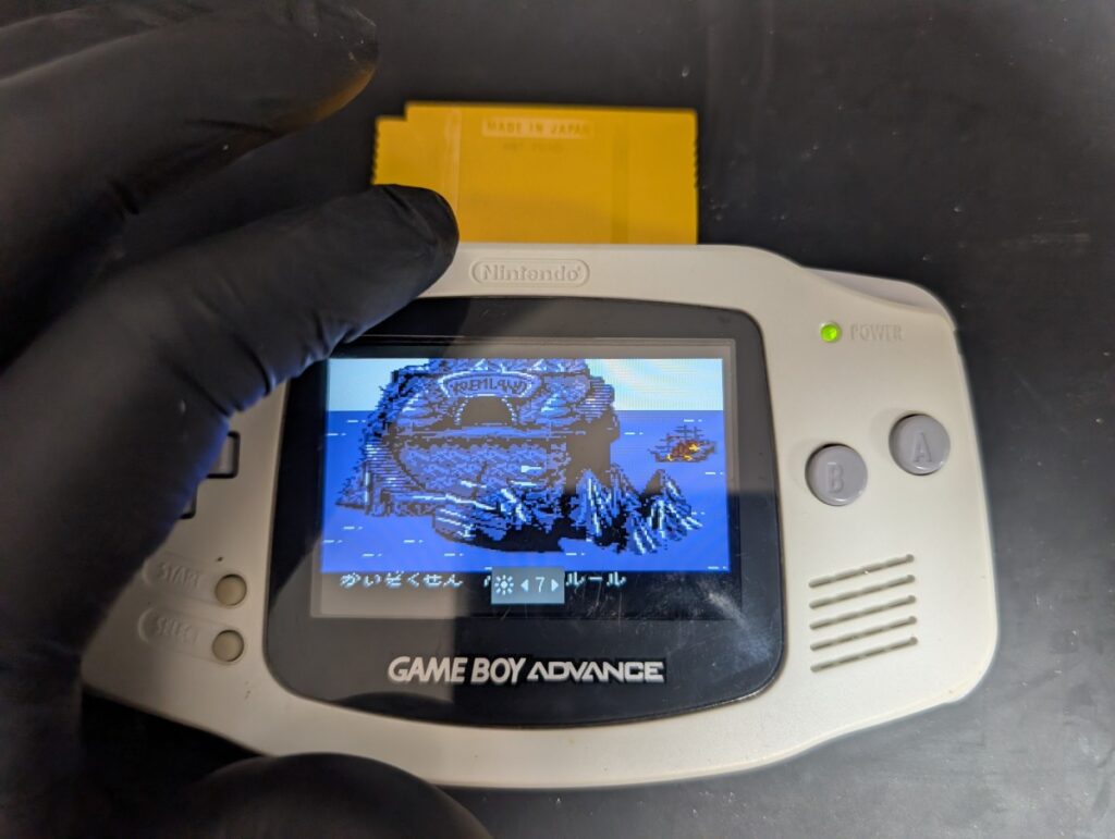 GBAのIPS液晶交換後の動作確認時の写真
