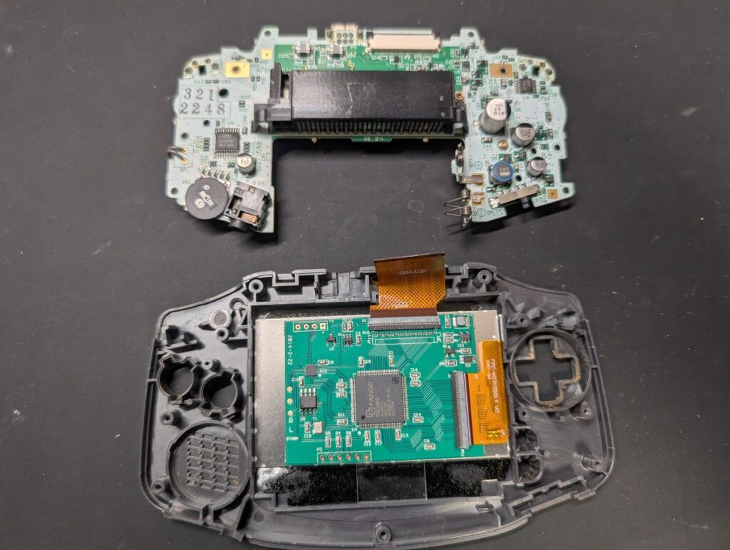 IPS液晶の基板を取り付けた時の様子