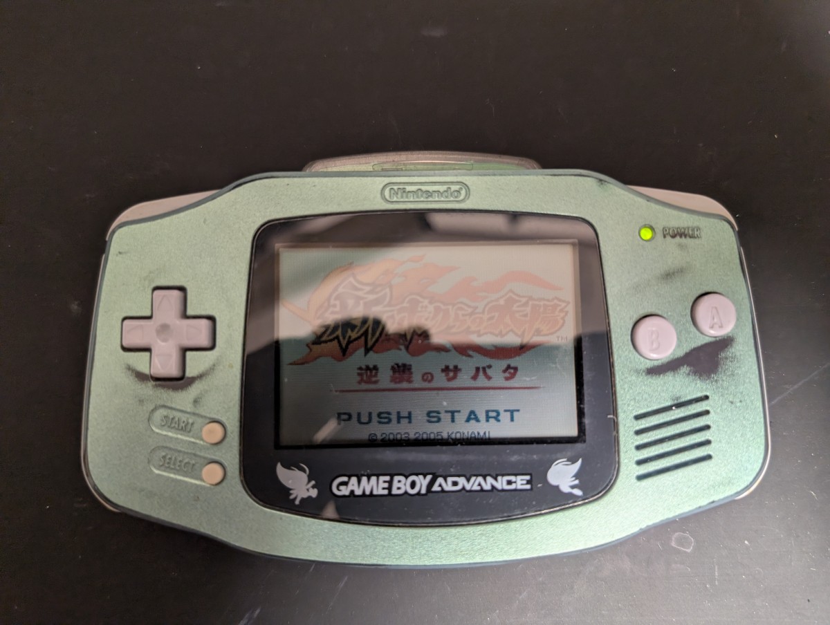 画面が暗く見づらいGBA。バックライト液晶へ交換するとどうなる