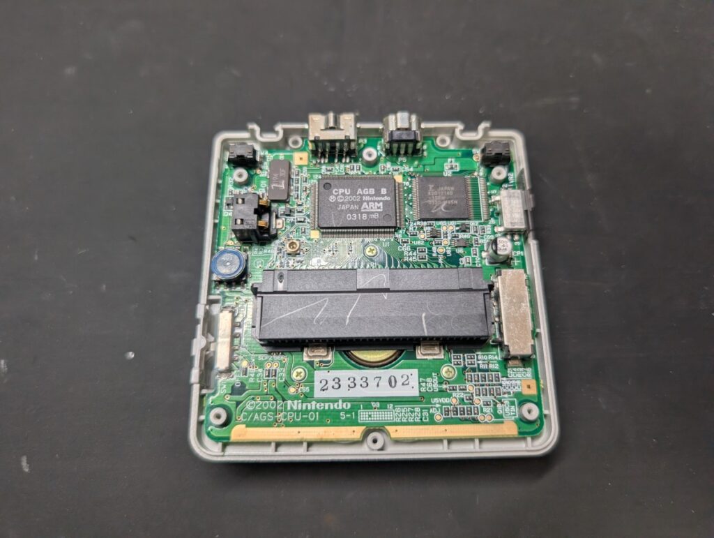 GBASPのIPS液晶取り付け後の組み立て時の写真
