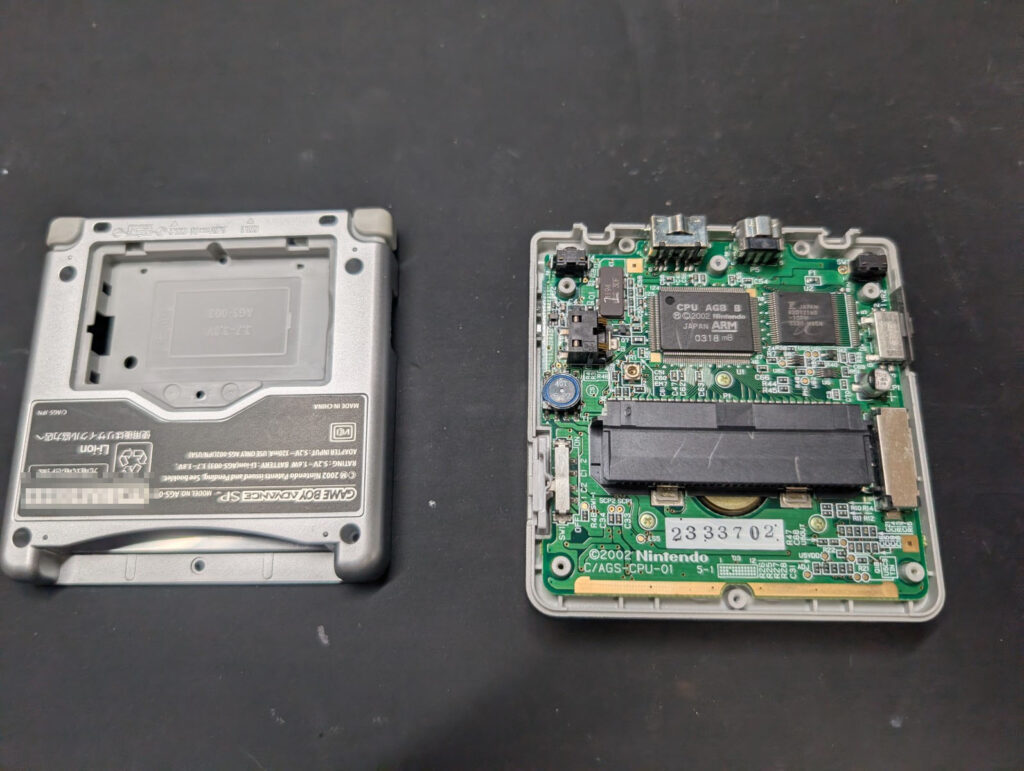 GBASPのIPS液晶取り付け後の組み立て時の写真