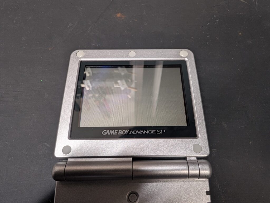 GBASPの上画面ラバー取り外し時の写真