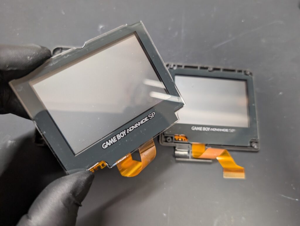 GBASPの交換用の液晶の写真