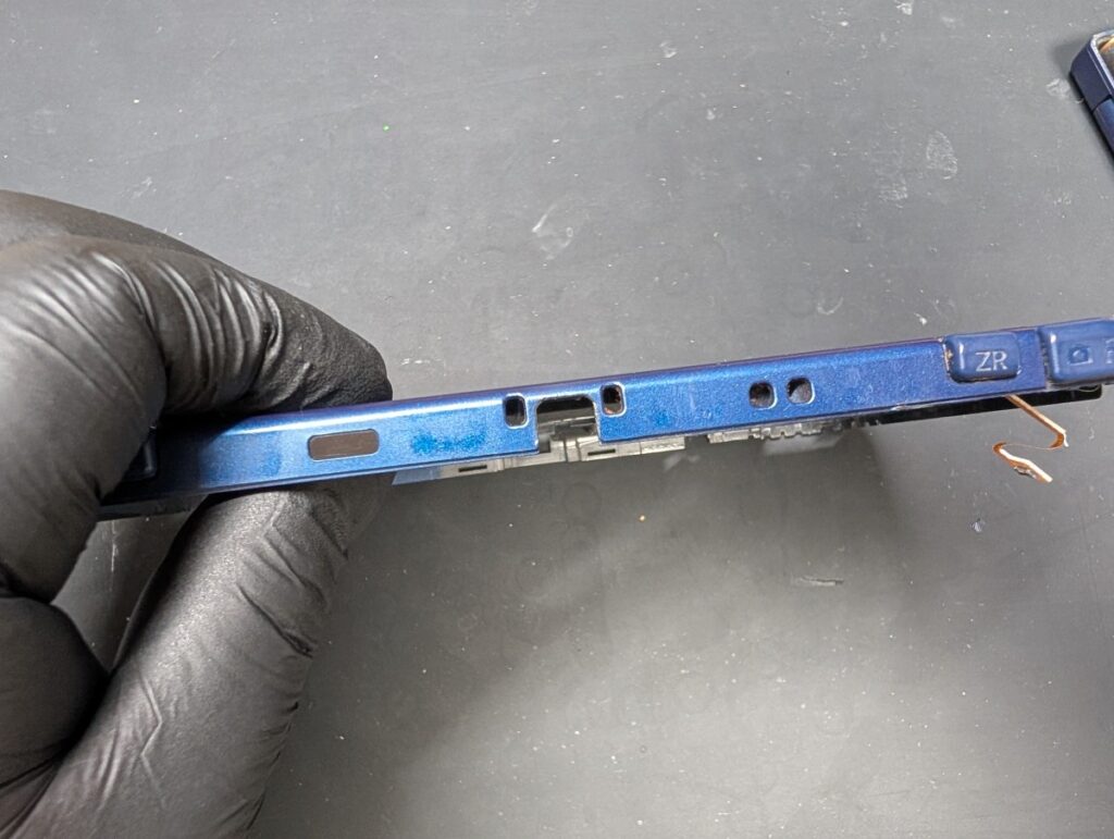 NEW3DSLLの充電口の写真