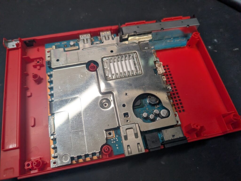 SCPH-90000のメイン基板を修理して、組み立て時の様子