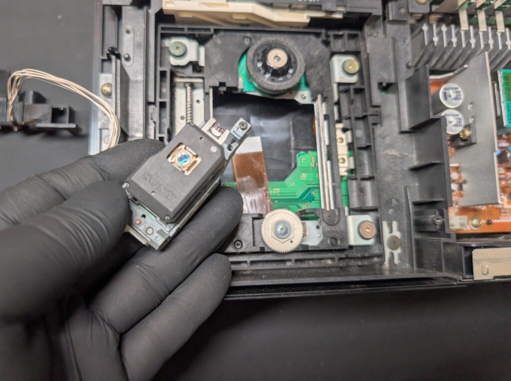 SCPH-18000のピックアップレンズ交換時の写真