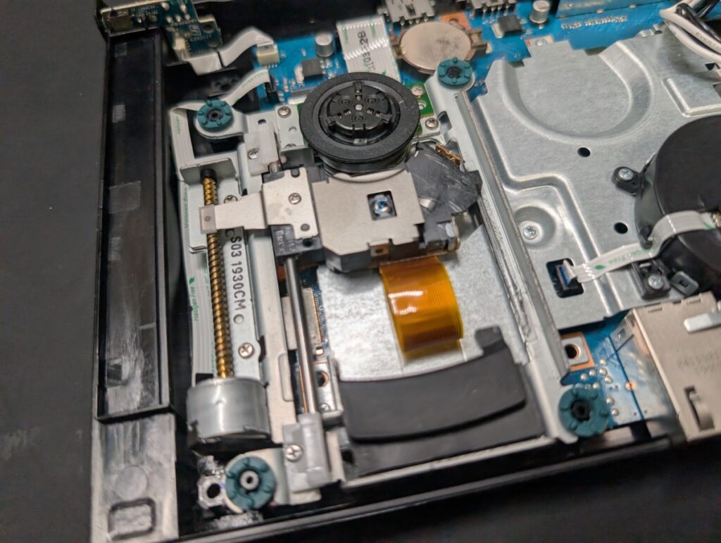 SCPH-90000のドライブの写真