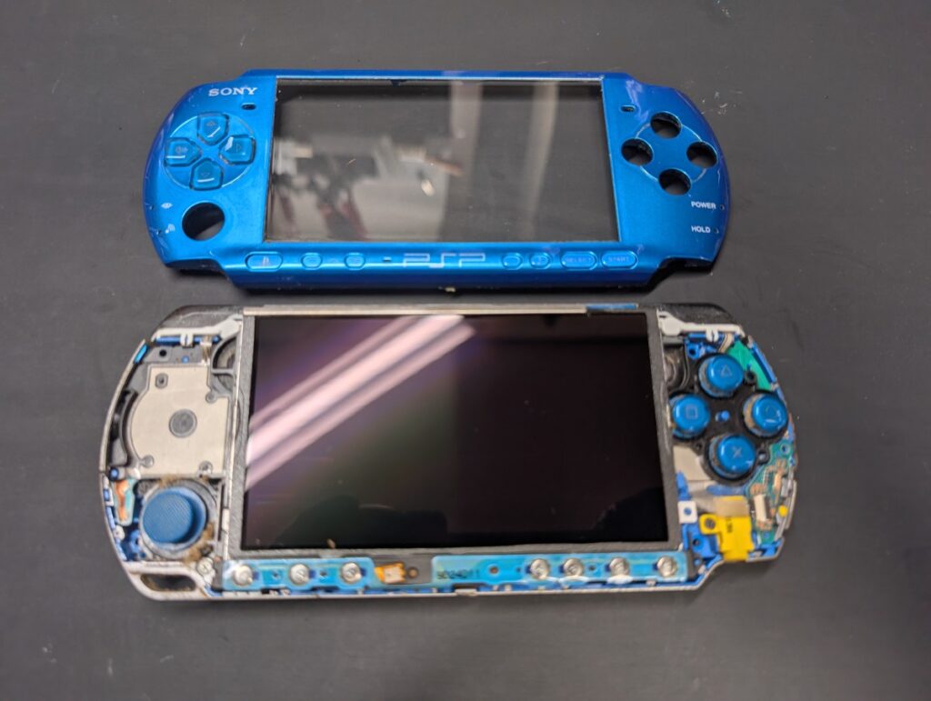 PSP-3000の ボタン不良の修理時の写真