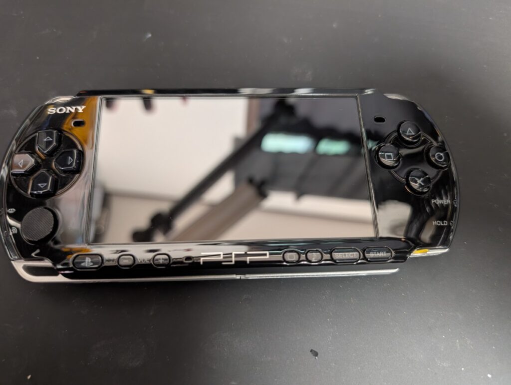 PSP-3000のプロテクターパネル交換後の本体写真