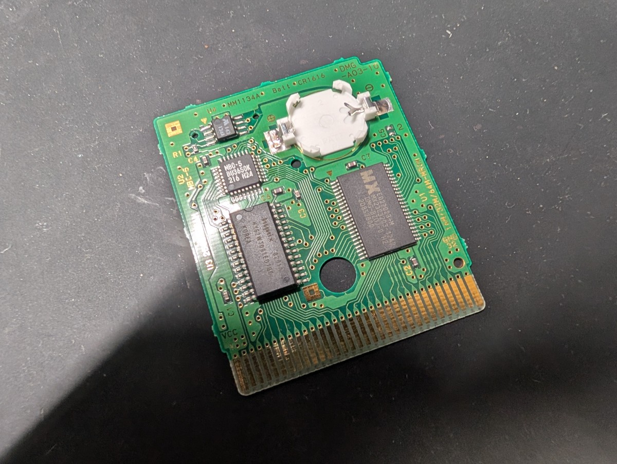 ゲームボーイの電池をソケット化