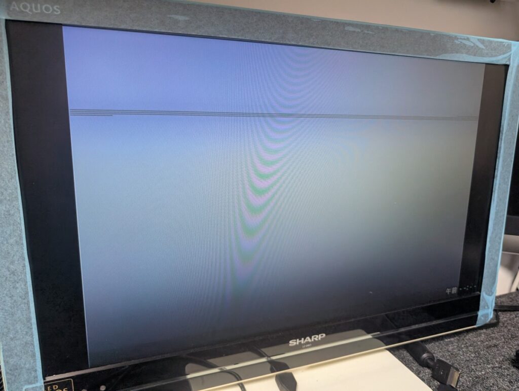 セガサターンの基板修理時の写真
コンデンサ交換後のテレビ画面の写真
白い画面に変化している様子