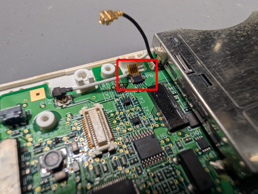 DSLiteのタッチパネルケーブル取り外し時の写真
