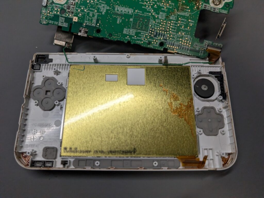 3DSLLのボタン修理時の写真