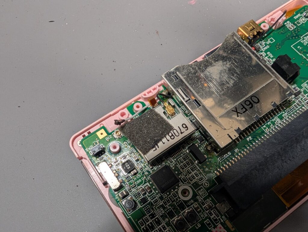 DSLiteのタッチパネル交換後の組み立て手順の画像