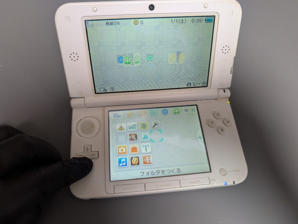 3DSLLのボタン修理後の動作確認時の写真