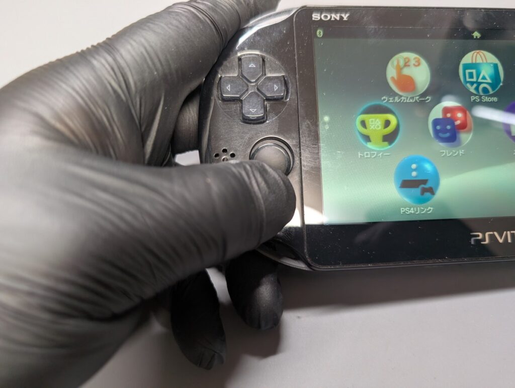 PS Vita PCH-2000のアナログスティック誤作動の確認時の写真