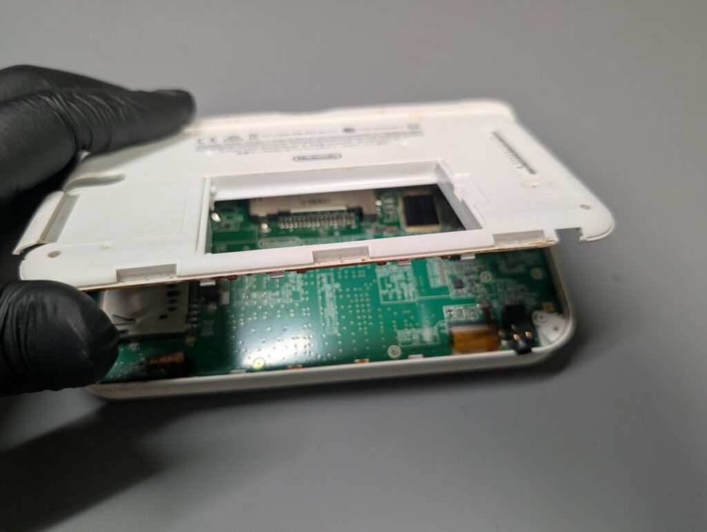 3DSLLのLRカバー取り外し時の写真