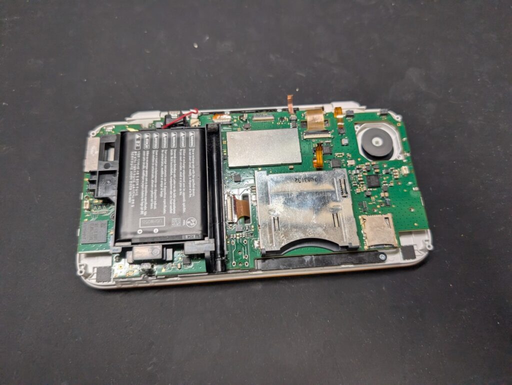 2DSLLの基板入れ替え時の様子