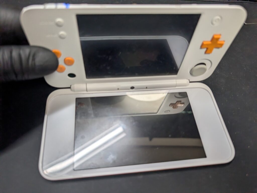 2DSLLの基板入れ替え後の動作確認の様子
