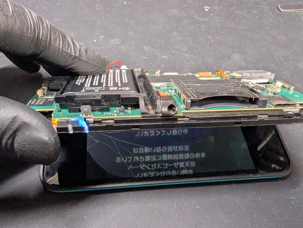 2DSLLの基板入れ替え時の様子