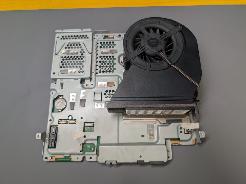 CECH-2000Bのメイン基板シールドの写真