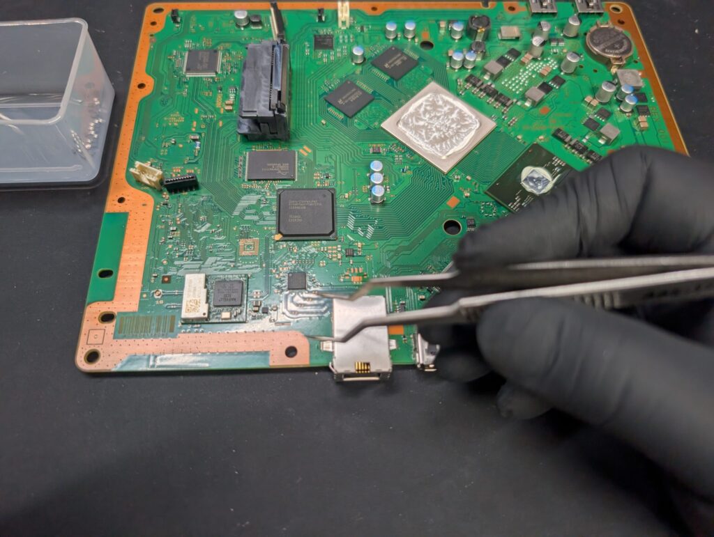 CECH-4300Cの基板修理時の写真