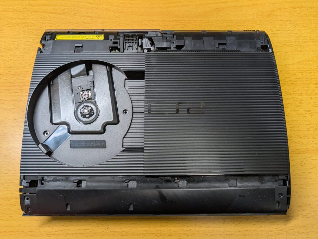 CECH-4300Cの組み立て時の写真