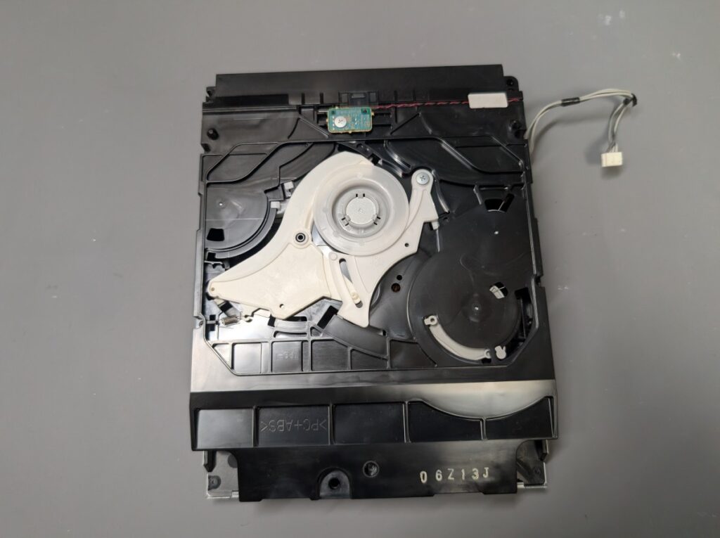 PS3 CECHA00のディスクドライブ内部の写真