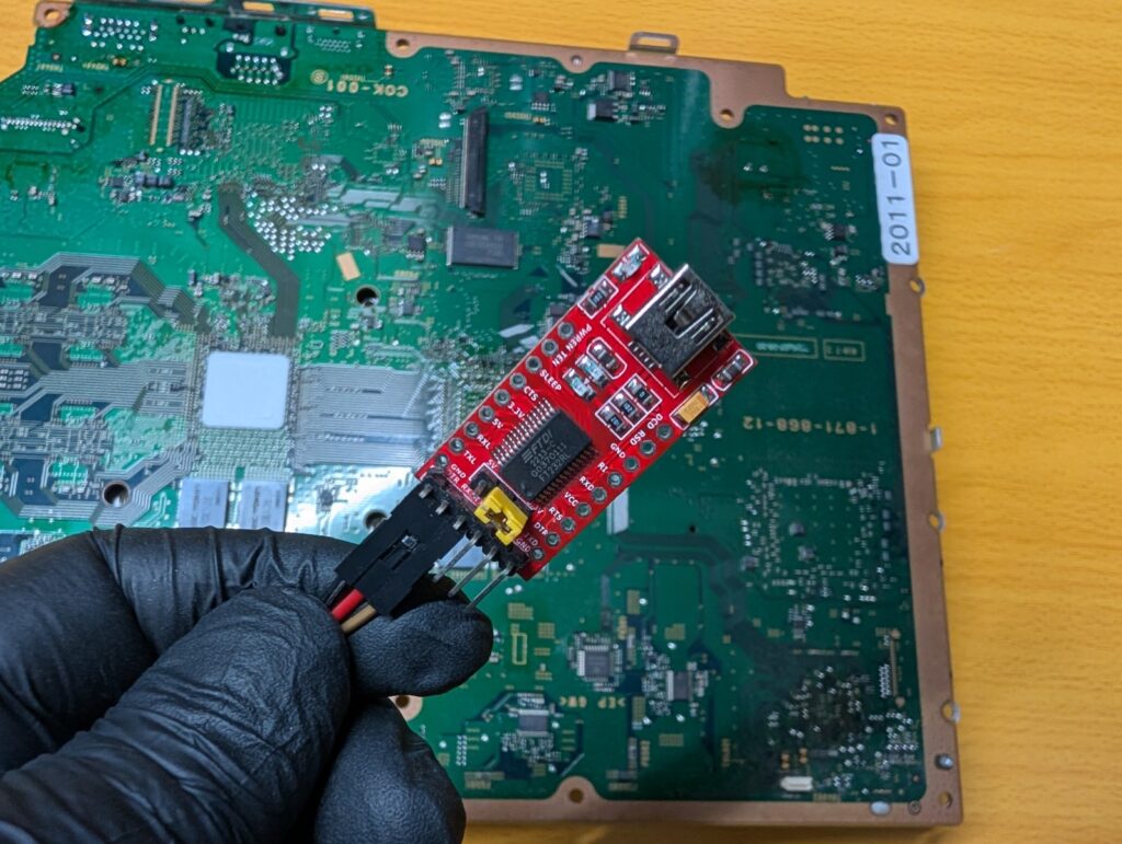 CECHB00の基板と、リーダーの写真