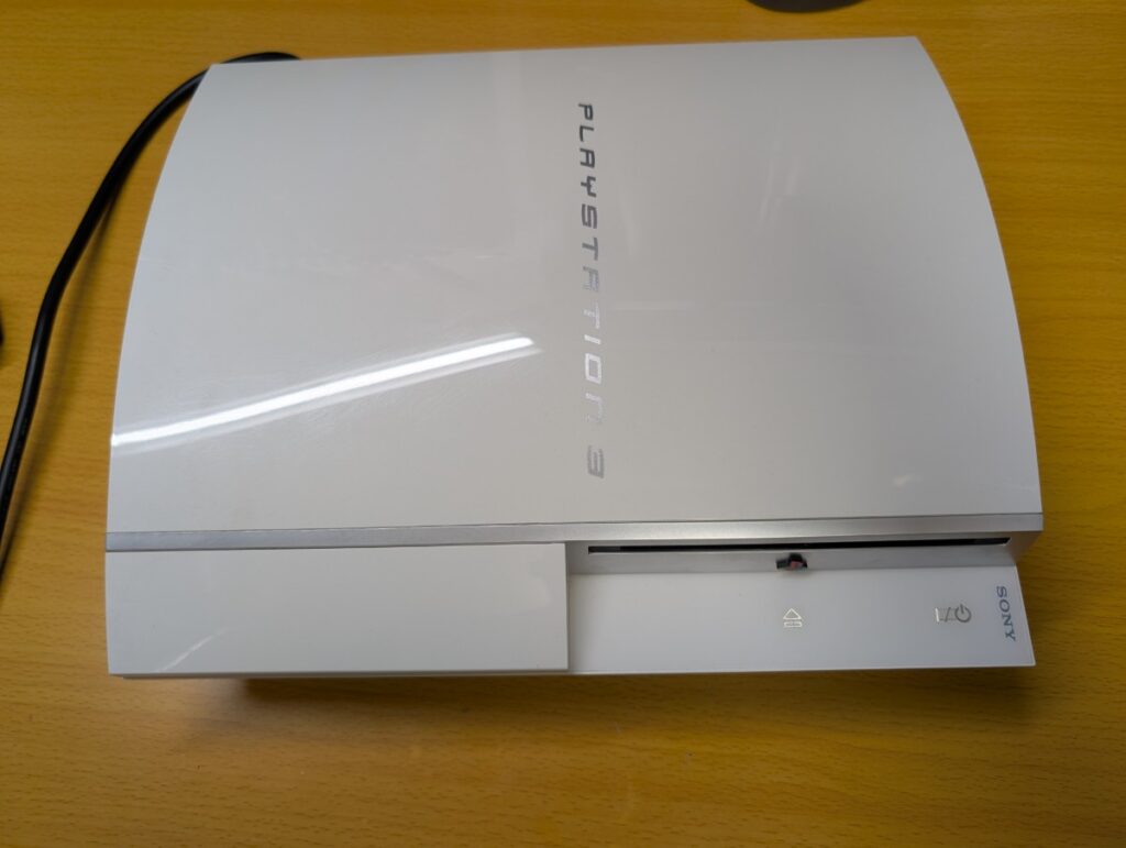 電源が入らないCECHL00本体の写真