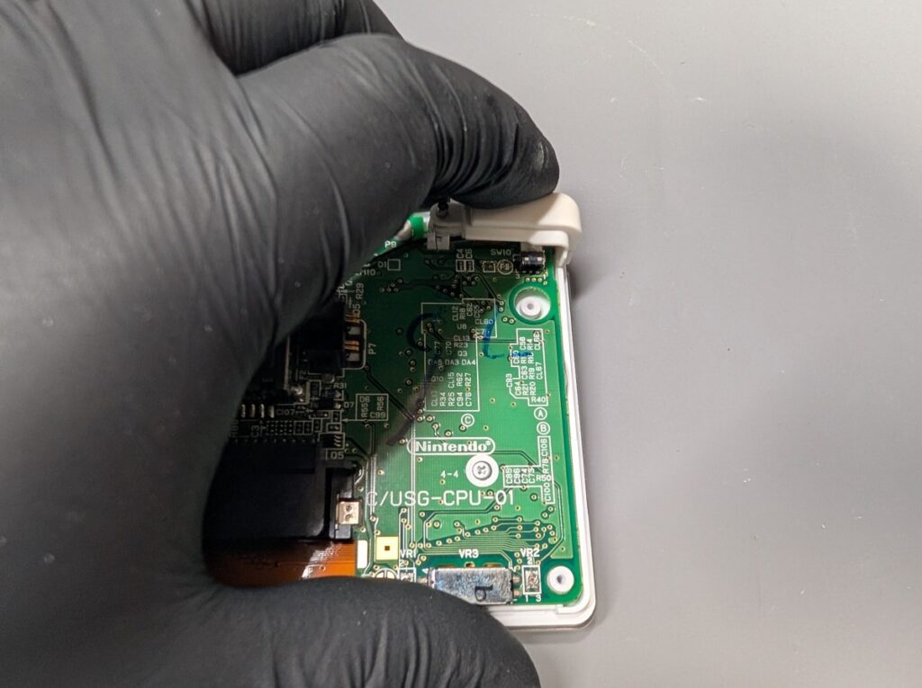 DSLiteのタクトスイッチ交換後の押し感チェック時の写真